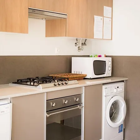 B04 - Luxury 2 Bed W Terrace Pool *