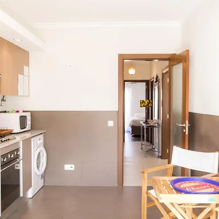 B04 - Luxury 2 Bed W Terrace Pool