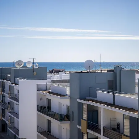 B04 - Luxury 2 Bed W Terrace Pool