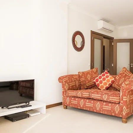 Apartment B04 - Luxury 2 Bed W Terrace Pool Lagos