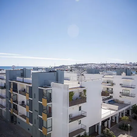 B04 - Luxury 2 Bed W Terrace Pool Apartment *