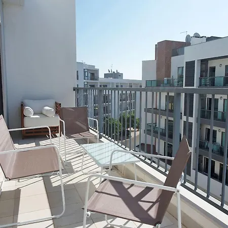 B04 - Luxury 2 Bed W Terrace Pool *