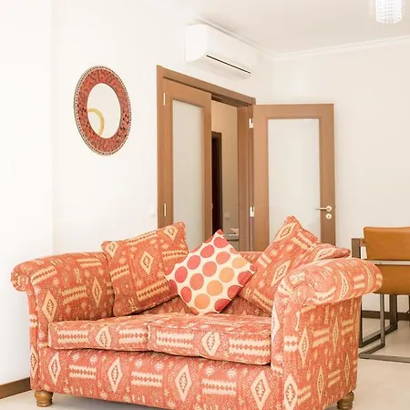 B04 - Luxury 2 Bed W Terrace Pool