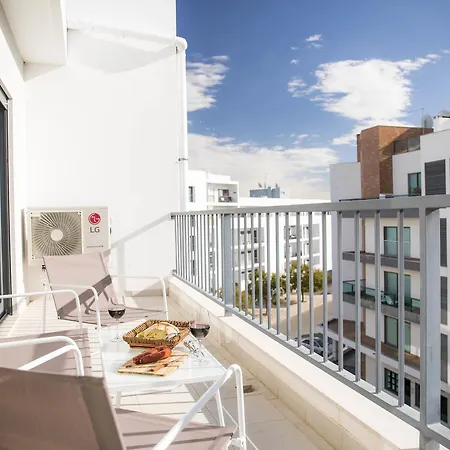 Διαμέρισμα B04 - Luxury 2 Bed W Terrace Pool *
